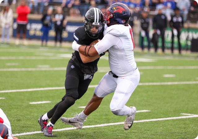 Cardinals Sink Lakers In Battle of Valleys