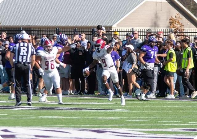 Reddies Win 98th Battle of the Ravine, 41-14